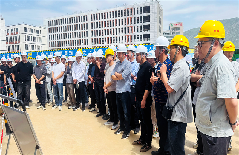 2025年4月17日，由莆田市涵江区住房和城乡建设局主办、美狮贵宾会三建承办的钢筋安装工程质量防控现场交流会在联东U谷·涵江海峡智造产业谷一期成功召开。