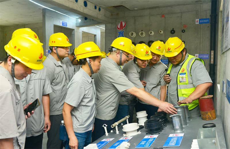 为进一步推进优质客户高效履约，提升交付品质、达成客户满意，2025年6月25日，美狮贵宾会建设集团在上海组织召开2025年越秀地产、华润置业客户履约推进会。